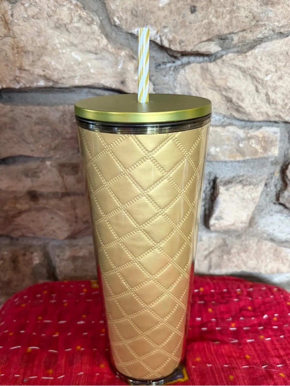 NWT Starbucks Holiday 2024 Metallic Gold Quilted Venti Tumbler 24oz 710mL